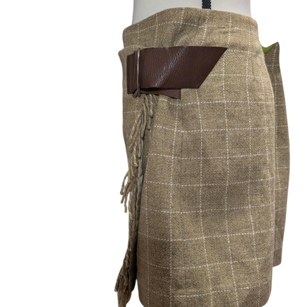 Ralph Lauren Tan Plaid Mini Skirt with Buckle - Picture 4 of 7